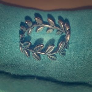 PANDORA Laurel Wreath Ring